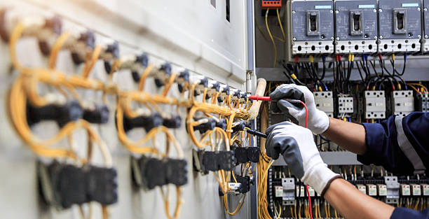 Professional Electrician technician working in Jacinto City, TX